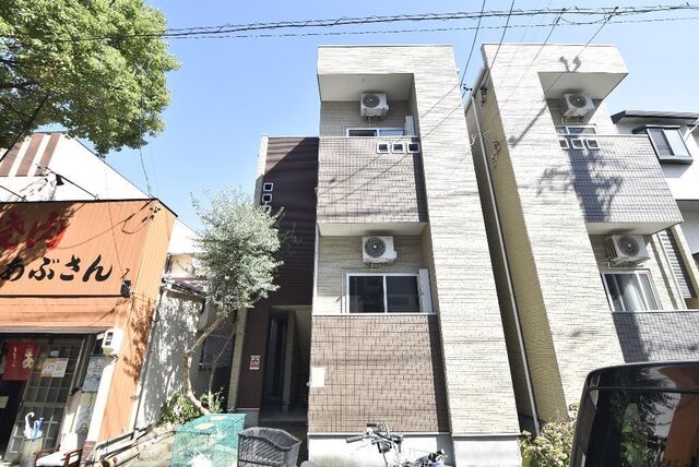 拡大写真:クリスタルガーデン 1階101の外観