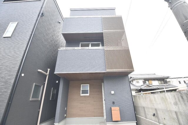 リーブルファイン高畑 1号棟の外観