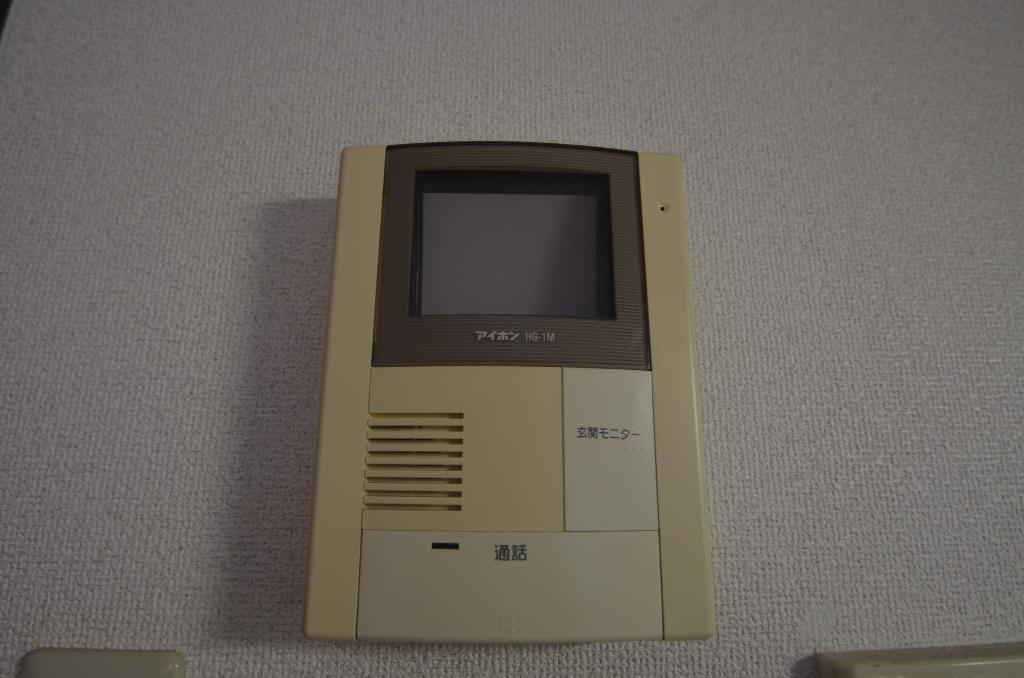 拡大写真:アプトIRIBA 1階Bのカメラ付インターホン