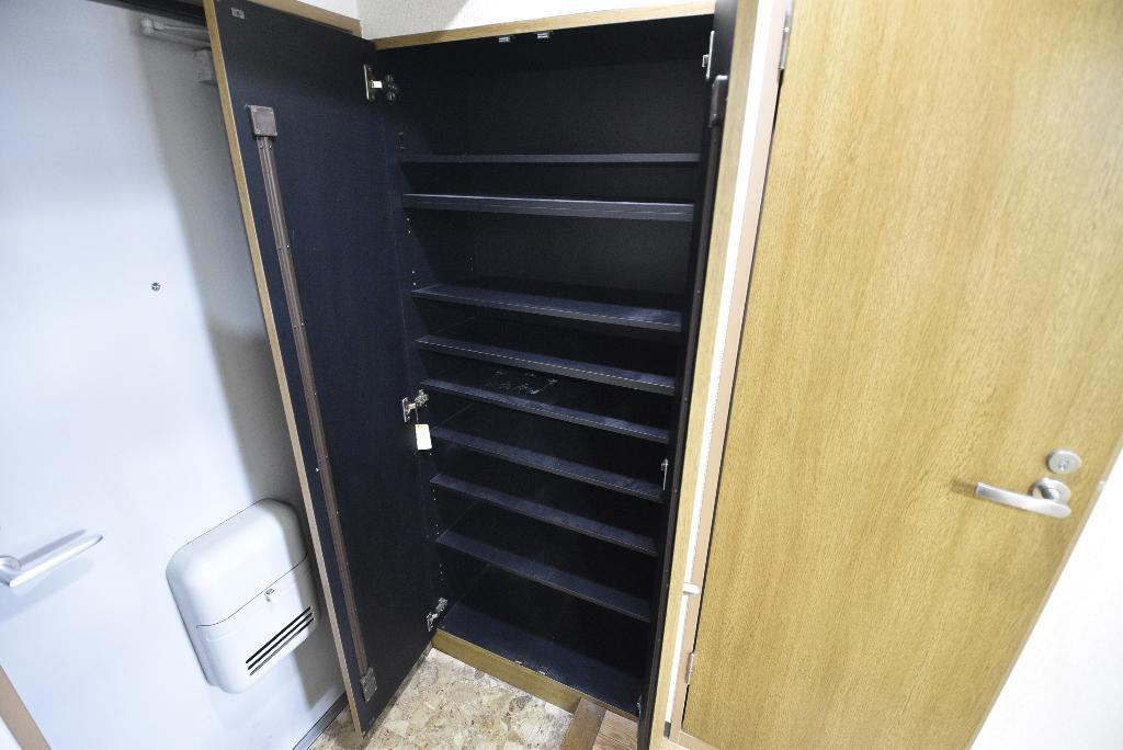 拡大写真: CALM TAIKOH BLD. 5階501の下駄箱