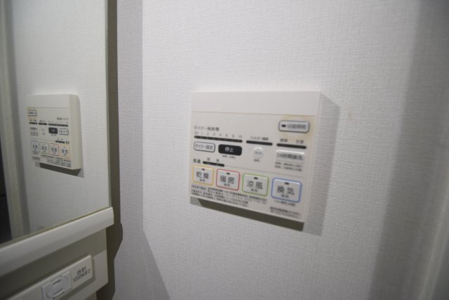 拡大写真:アフロディーテ 1階102の浴室乾燥機