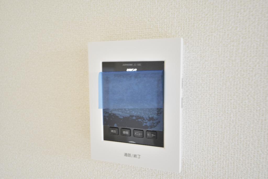 拡大写真:リーブルファイン高畑 1号棟 2階1のカメラ付インターホン