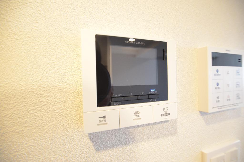 拡大写真:プレイズシード名古屋亀島 7階706のカメラ付インターホン