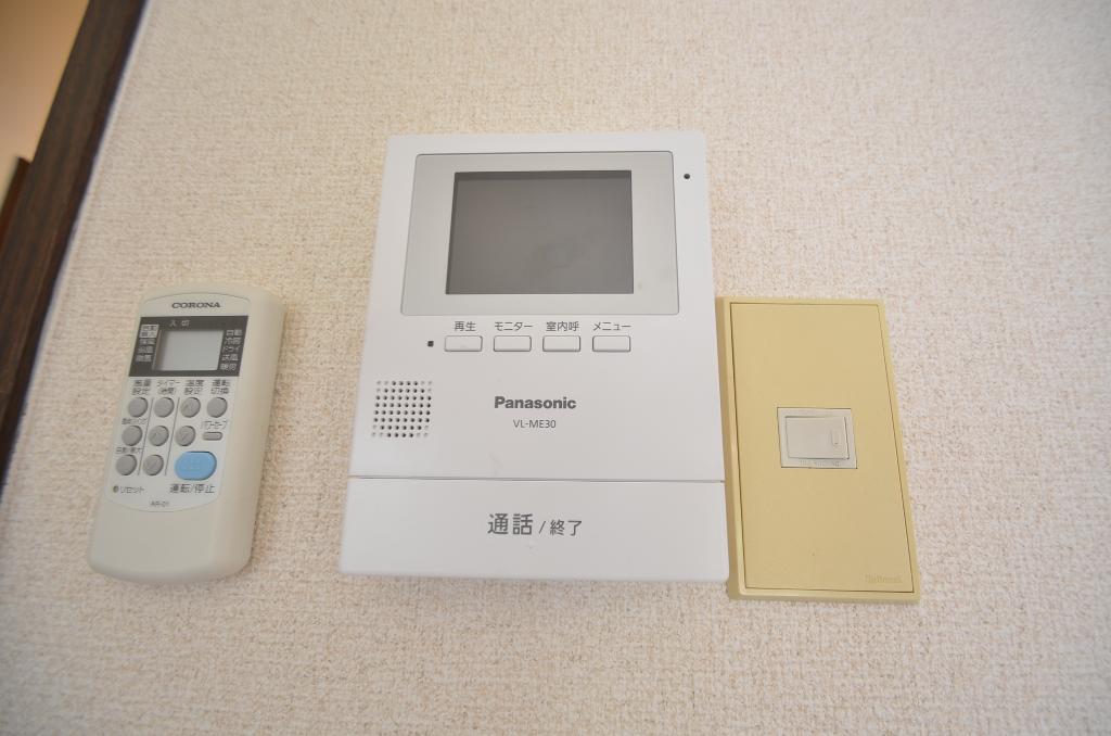 拡大写真:モンシャトー可児 C 2階202のカメラ付インターホン