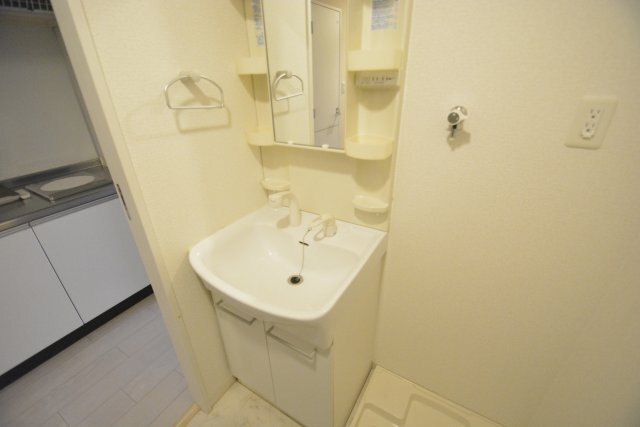 拡大写真:K Azur 5階501の洗面所