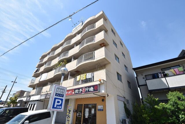 プレズ名古屋入場の外観