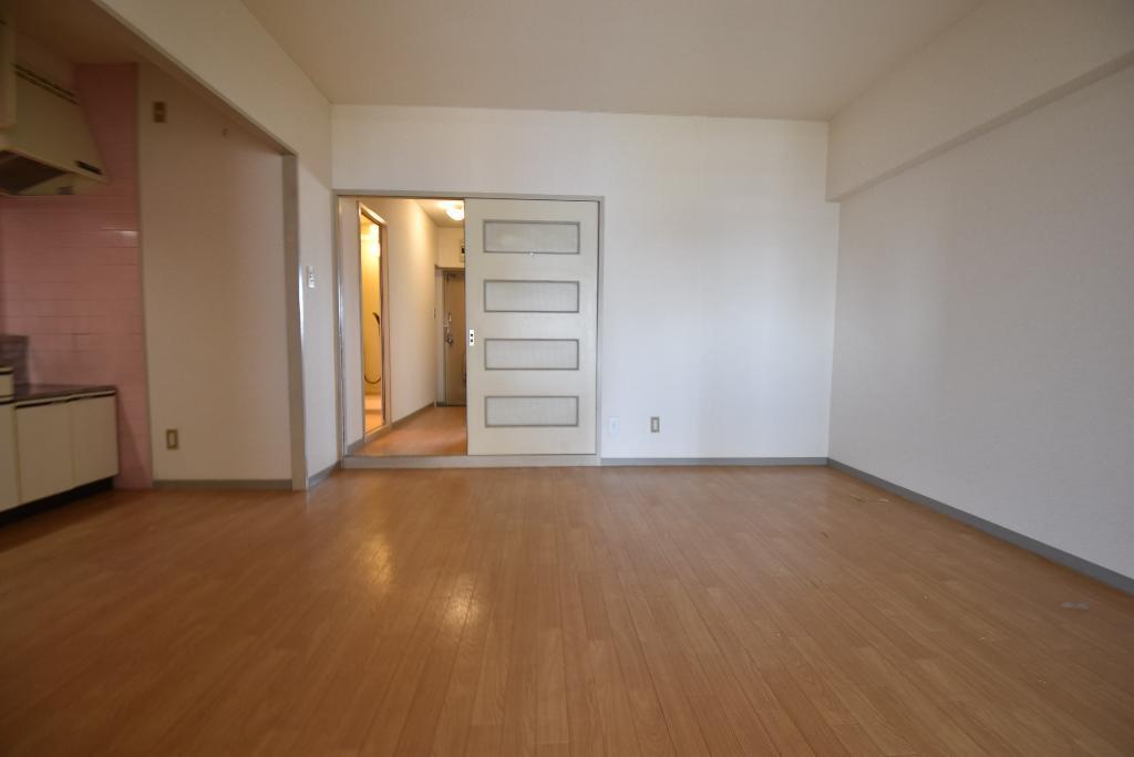 拡大写真:プレズ名古屋入場 5階501の居間