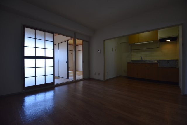 拡大写真:アーバンハイツ 4階402の居間