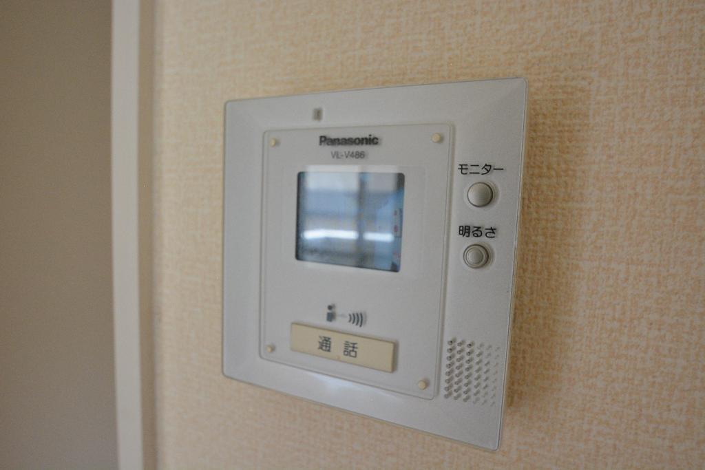 拡大写真:カーサ フェリーチェ 1 3階302のカメラ付インターホン