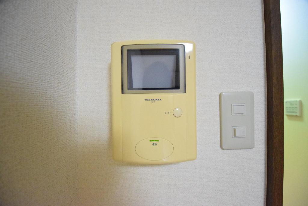 拡大写真:フィオーレ 1階102のカメラ付インターホン