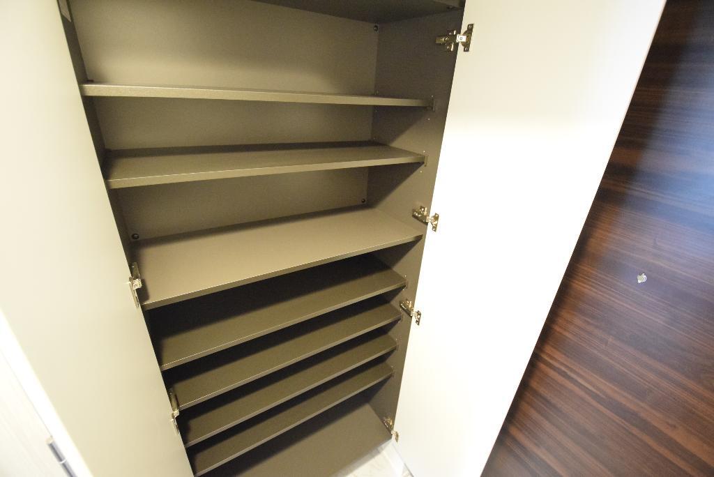 拡大写真:S-RESIDENCE熱田II 12階1201の下駄箱