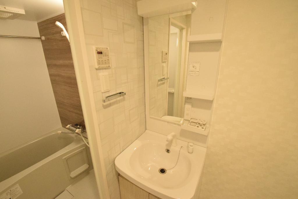 拡大写真:S-RESIDENCE熱田II 12階1201の洗髪洗面化粧台