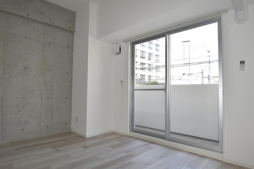 拡大写真:THE LOUNGE LINEAR GATE 2階302の洋室