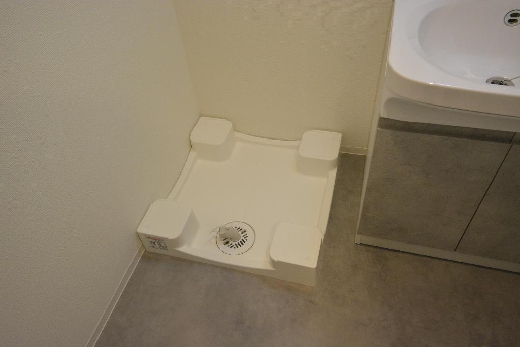 拡大写真：Ｓ-ＲＥＳＩＤＥＮＣＥ名駅ＮｏｒｔｈⅡ 5階505の洗濯機置場