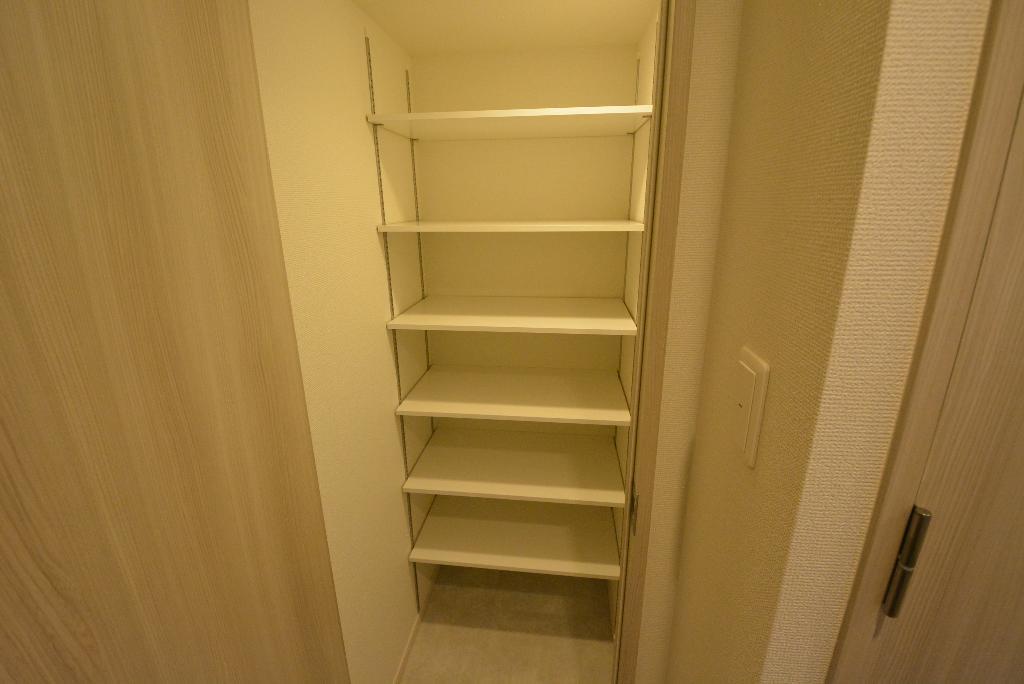 拡大写真：Ｓ-ＲＥＳＩＤＥＮＣＥ名駅ＮｏｒｔｈⅡ 5階505の下駄箱