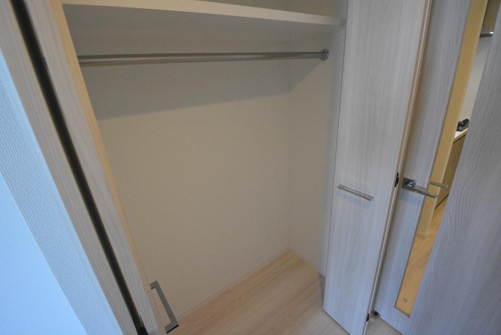 拡大写真：Ｓ-ＲＥＳＩＤＥＮＣＥ名駅ＮｏｒｔｈⅡ 5階505のクローゼット