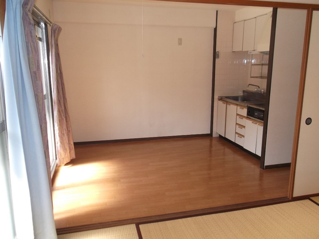 拡大写真:かね村ハイツ 4階402の居間