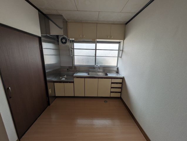 拡大写真:巾クレスト 1階101のキッチン