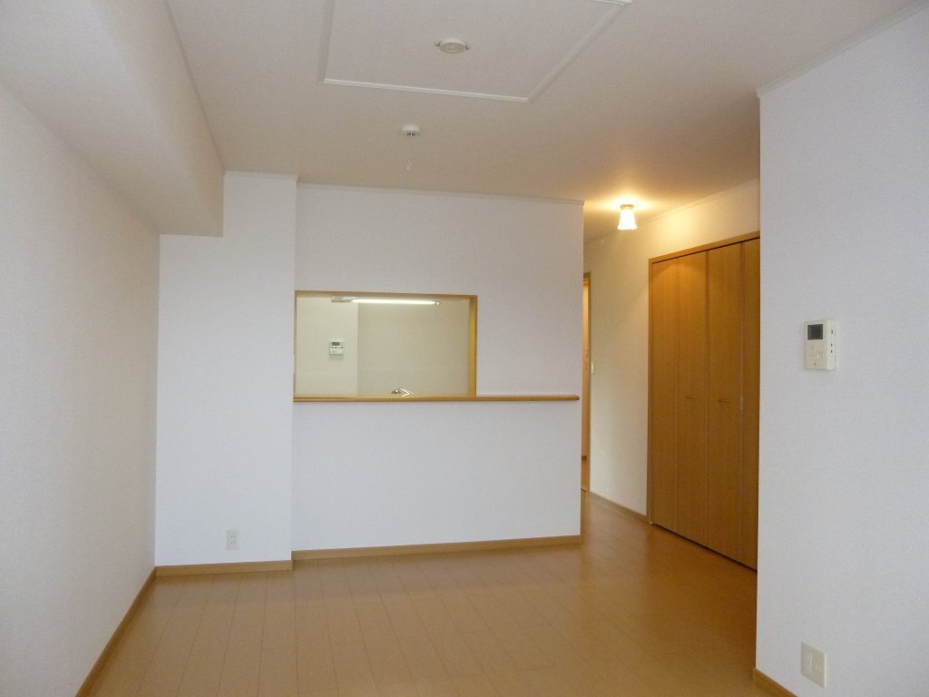 拡大写真:ラフレシール ノア 1階101の居間