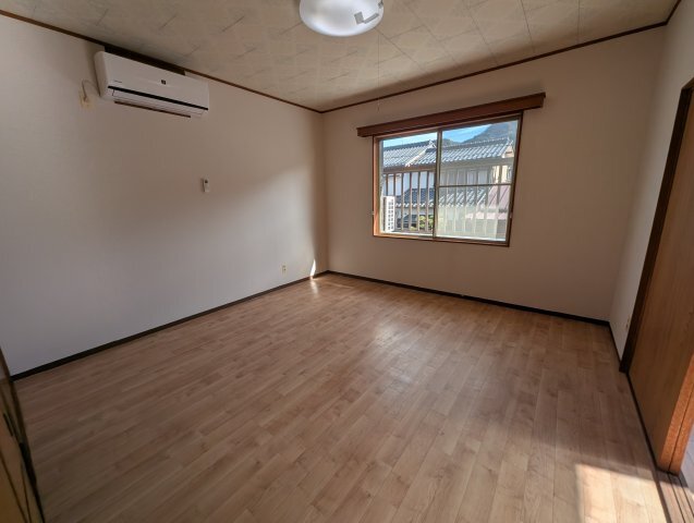拡大写真:三田洞東2丁目戸建貸家 1階1の居間