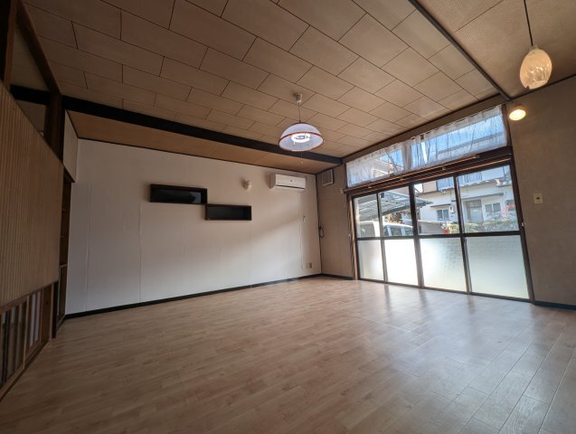 拡大写真:三田洞東2丁目戸建貸家 1階1の居間