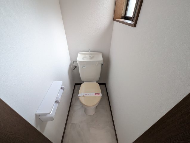 拡大写真:メゾネット林 1階Cのトイレ