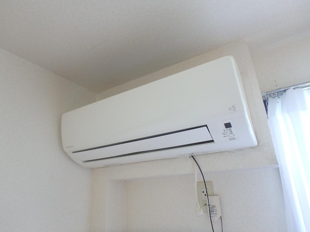 拡大写真:SKY グリュックファミリエ 1階210のエアコン
