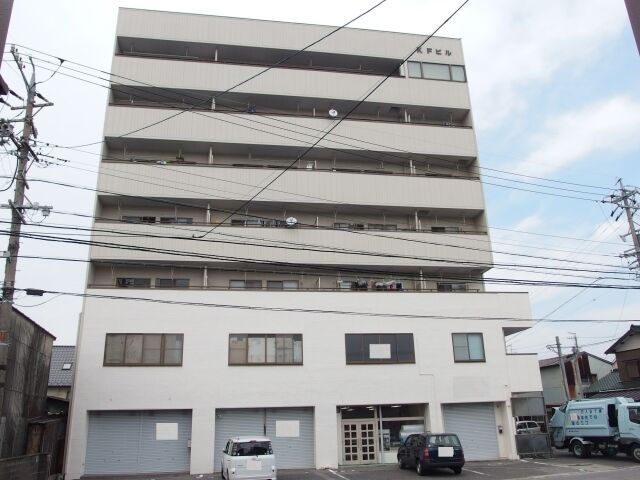 KFビルの外観