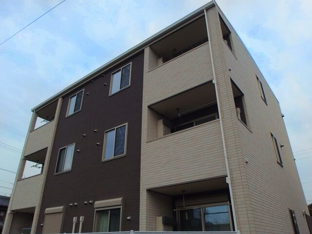 拡大写真:クリスタル北郷 2階201の外観