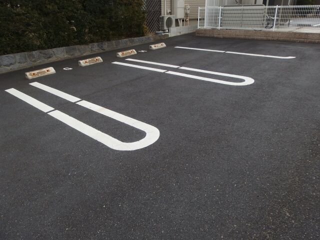 拡大写真:クリスタル北郷 2階201の外観