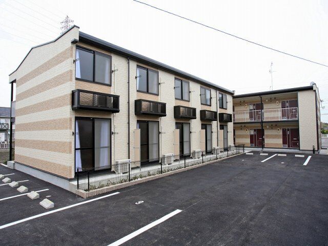 レオパレスドゥ ボワの外観
