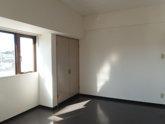 拡大写真:イーストガーデンポプラ館 4階402の洋室
