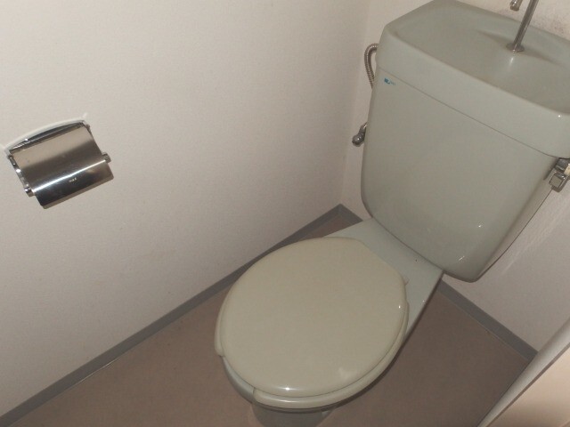 拡大写真:イーストガーデンポプラ館 4階402のトイレ