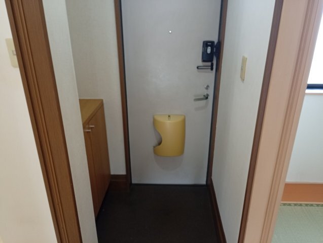 拡大写真:ウィズステージラーク岩広 2階201の玄関