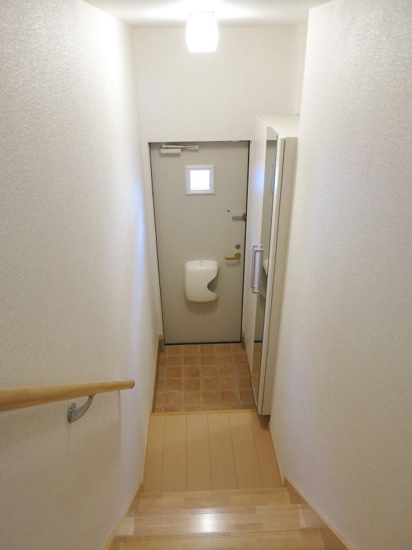 拡大写真:ハーヴェストⅡ 2階202の玄関