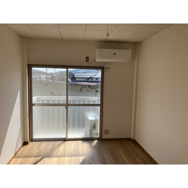 拡大写真：ボヌール絆 2階205の居間