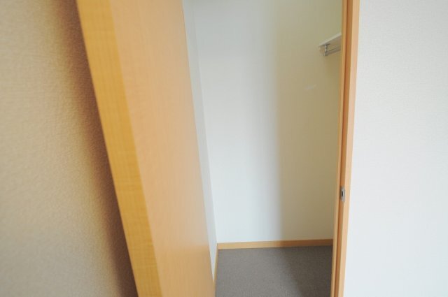 拡大写真:レオパレス鈴風 1階102のクローゼット