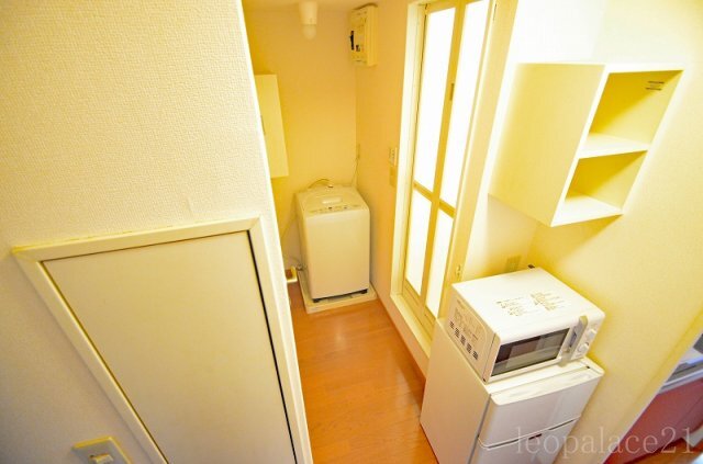 拡大写真:レオパレスピソⅡ 2階214の冷蔵庫・電子レンジ