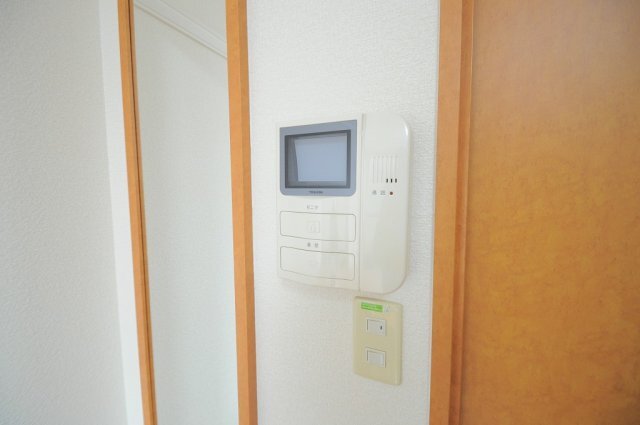 拡大写真:レオパレスピソⅡ 2階214のモニター付きインターホン