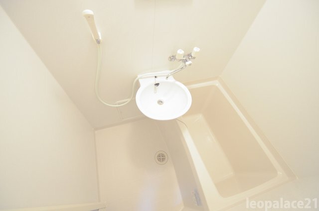 拡大写真:レオパレス大和 3階302の実際のお部屋と異なる場合がございます。