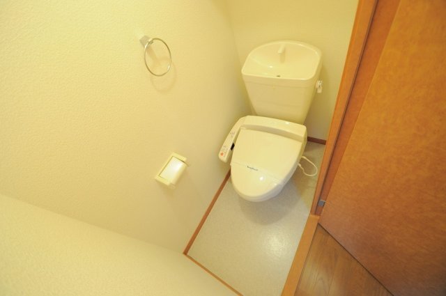 拡大写真:レオパレス明大寺 2階203の実際のお部屋と異なる場合がございます。
