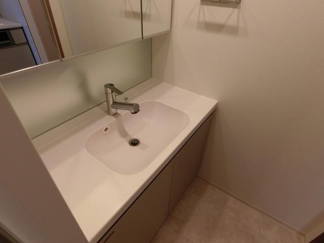 拡大写真:CityLuxYokohama 5階506の洗面所