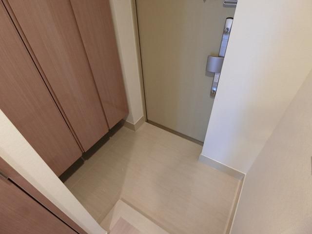 拡大写真:CityLuxYokohama 5階506の玄関