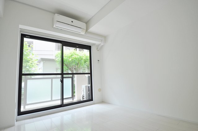 拡大写真:ハピネス飯田Ⅶ号館 1階102の洋室
