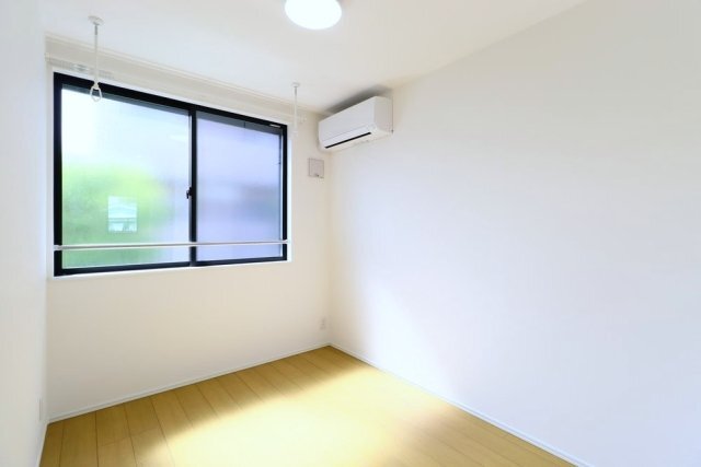 拡大写真：ソルナクレイシア大森Ⅱ 2階201のゆったりとした居間です