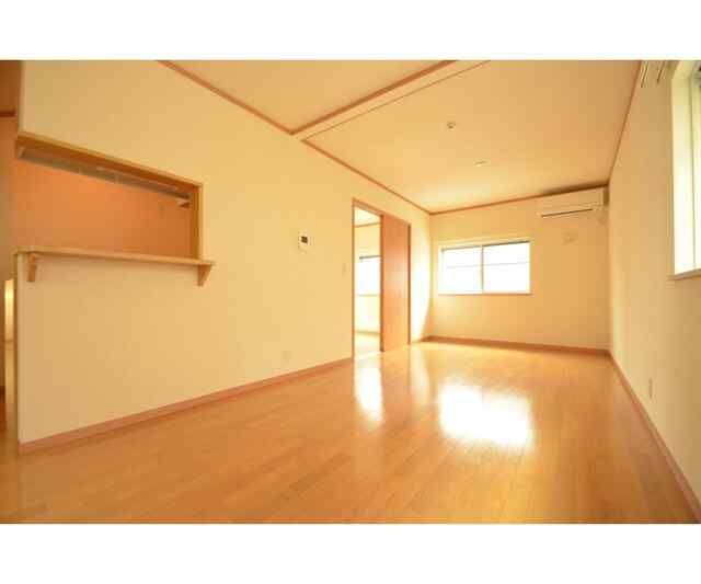 拡大写真:メルヴェーユ 東が丘 2階201の居間
