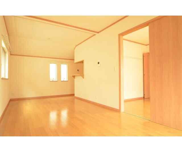 拡大写真:メルヴェーユ 東が丘 2階201の居間