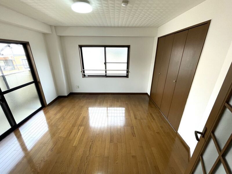 拡大写真:グレーンズフラット 2階303の居間