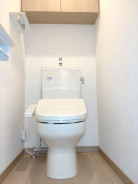 拡大写真:ルーブル川崎貝塚参番館 3階302のトイレ