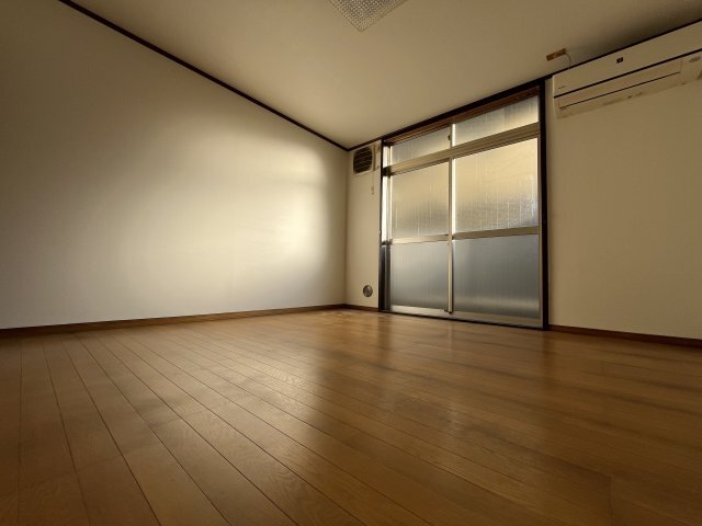 拡大写真:サンビレイ3 1階103の居間